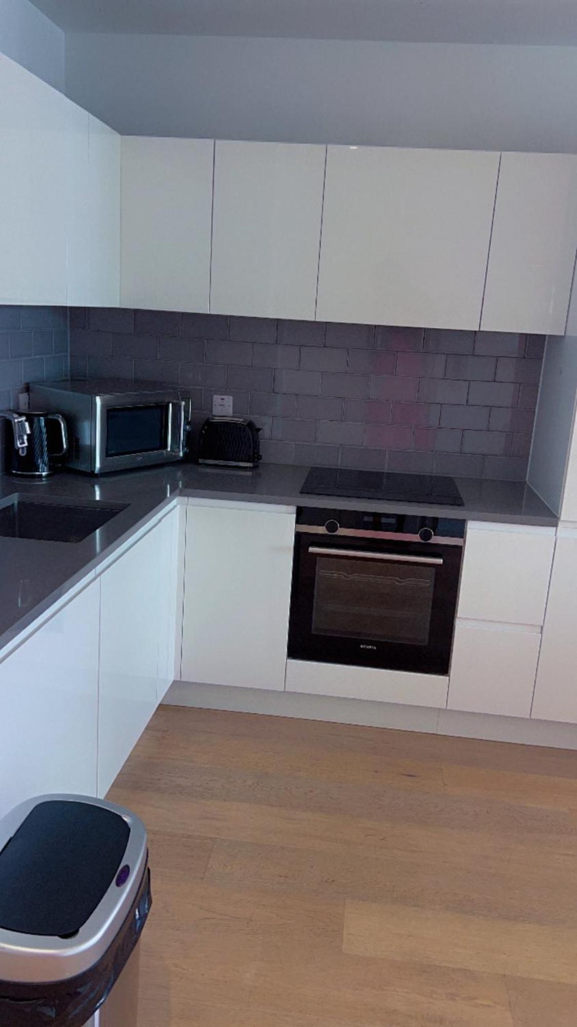 Ds Rentals - Entire 1 Bedroom Apartment Лондон Екстериор снимка