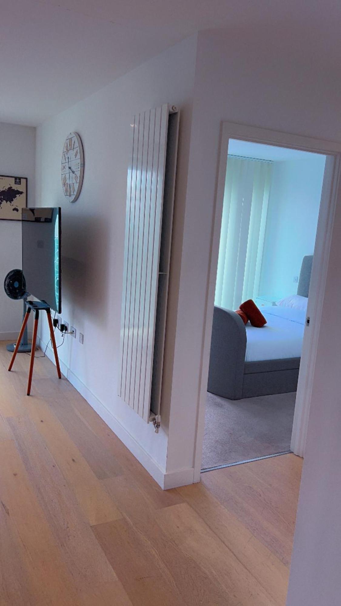 Ds Rentals - Entire 1 Bedroom Apartment Лондон Екстериор снимка