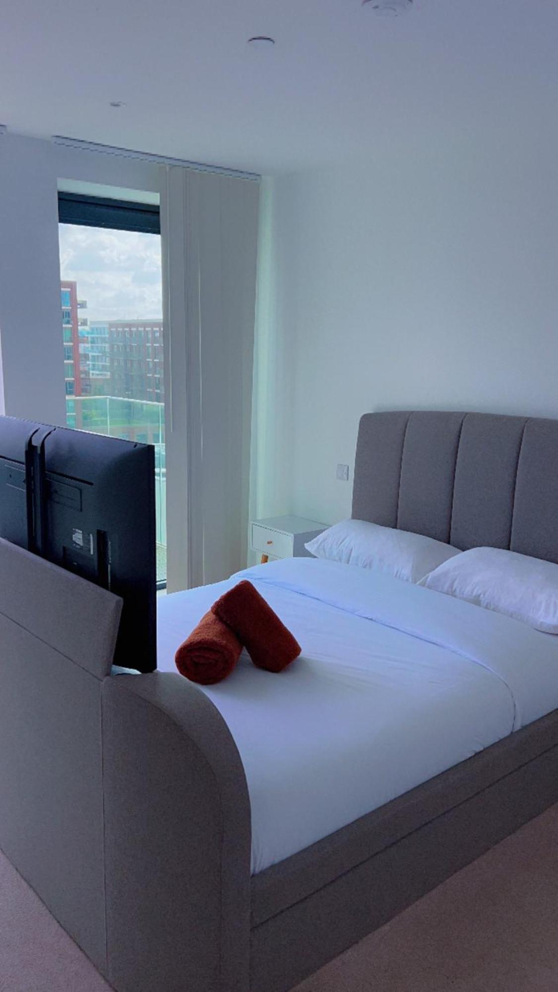 Ds Rentals - Entire 1 Bedroom Apartment Лондон Екстериор снимка
